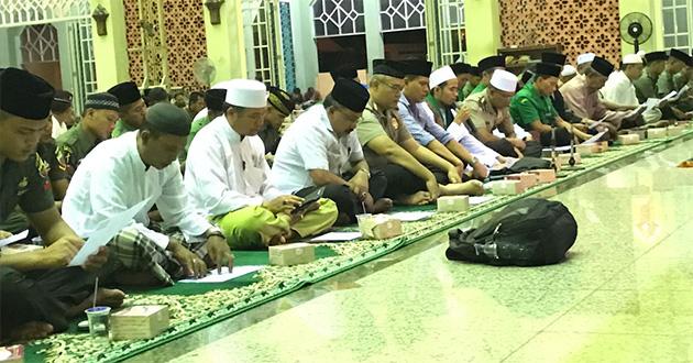 Ratusan Warga Batam Gelar Istighosah Bersama di Masjid Raya Batam